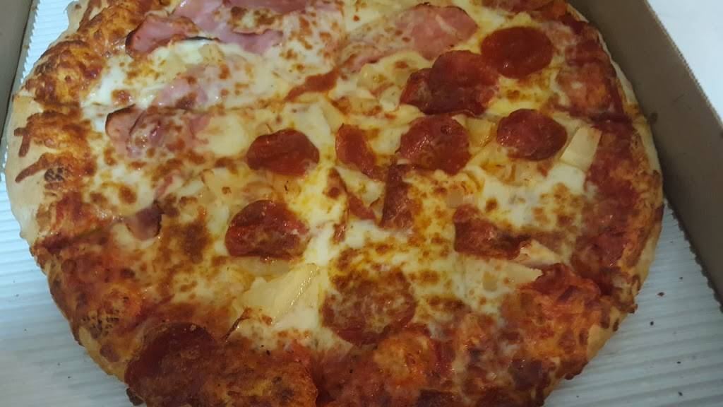 Lias Pizza | restaurant | 4405 Eastern Ave SE, Grand Rapids, MI 49548, USA | 6165310790 OR +1 616-531-0790