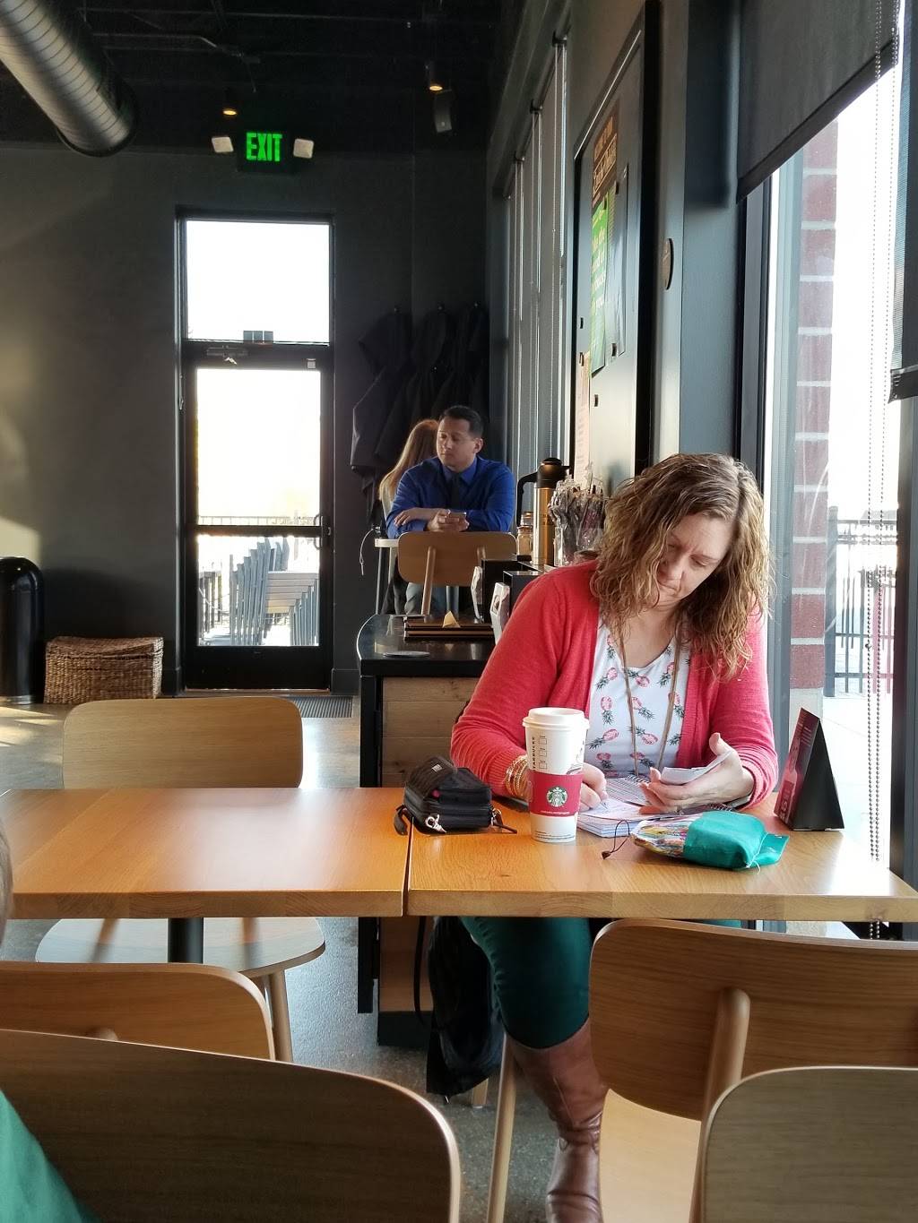 Starbucks | cafe | 725 81st Ave, Merrillville, IN 46410, USA | 2193844331 OR +1 219-384-4331