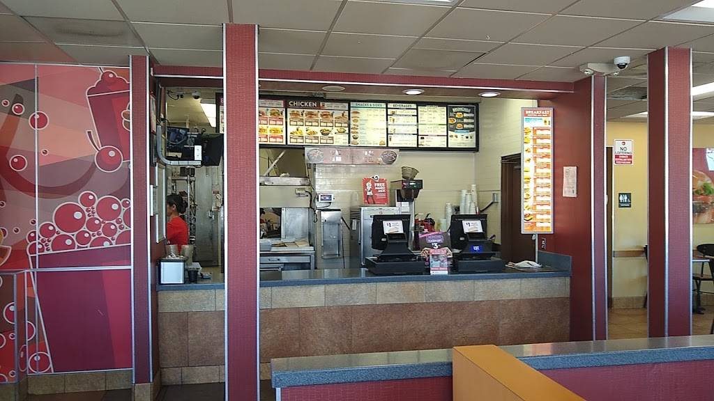Jack in the Box | restaurant | 22908 Lyons Ave, Santa Clarita, CA 91321, USA | 6612543330 OR +1 661-254-3330