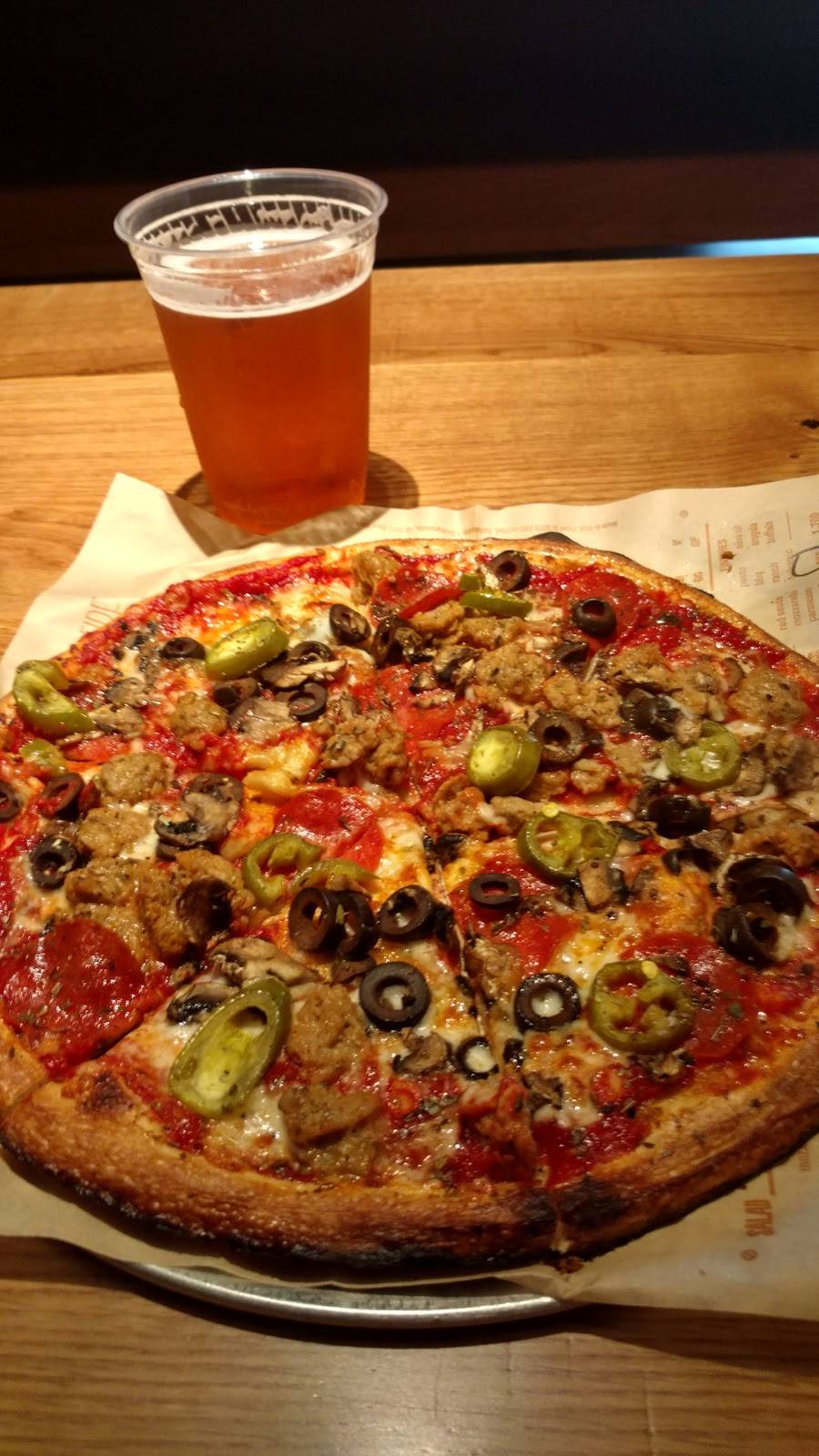 Blaze Pizza | meal takeaway | 1840 Herndon Ave, Clovis, CA 93611, USA | 5592422374 OR +1 559-242-2374