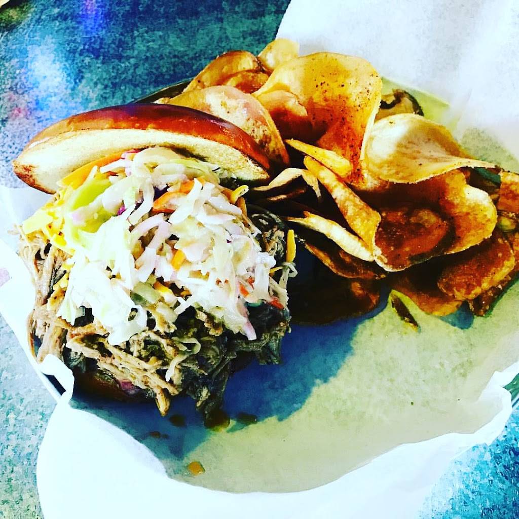 Smoken Honey House | restaurant | 8801 N Loop E Fwy, Houston, TX 77029, USA | 7136740057 OR +1 713-674-0057