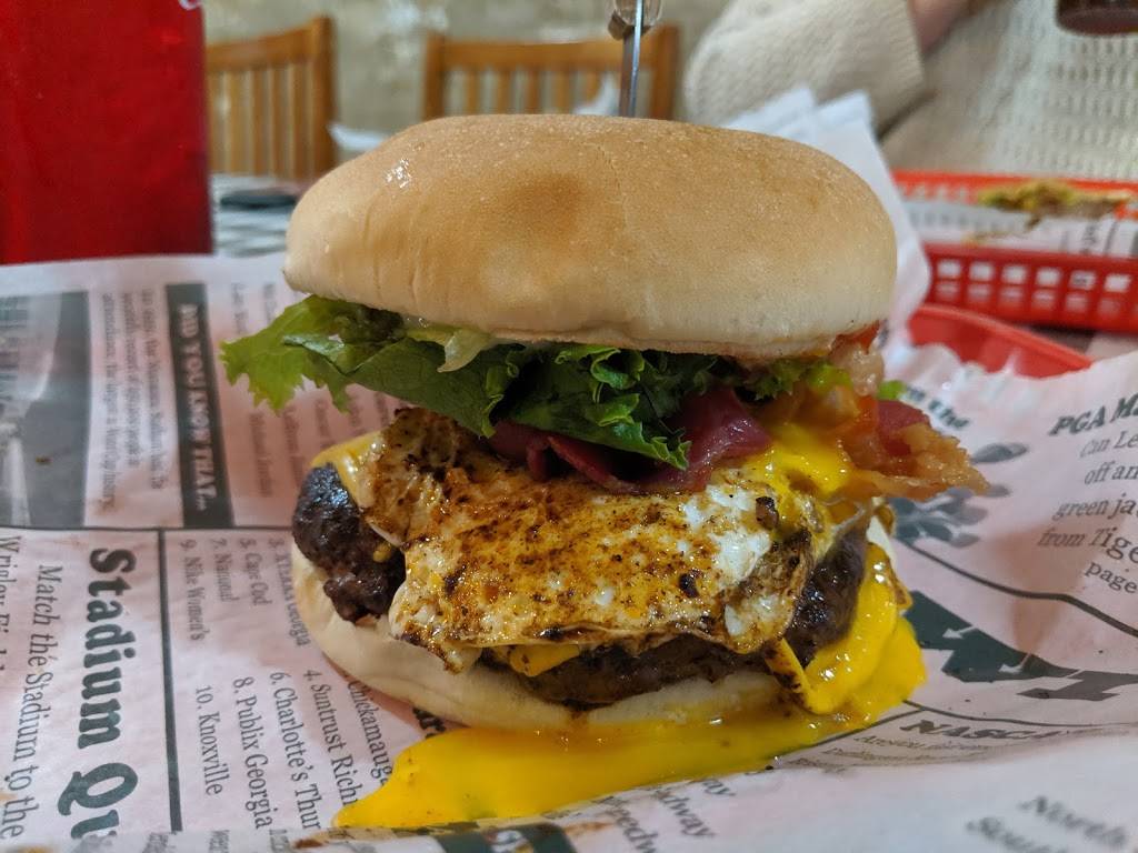 Flying Cow Burger &Wing Co. | restaurant | 120 Jefferson St, Pittsburg, TX 75686, USA | 9032437996 OR +1 903-243-7996