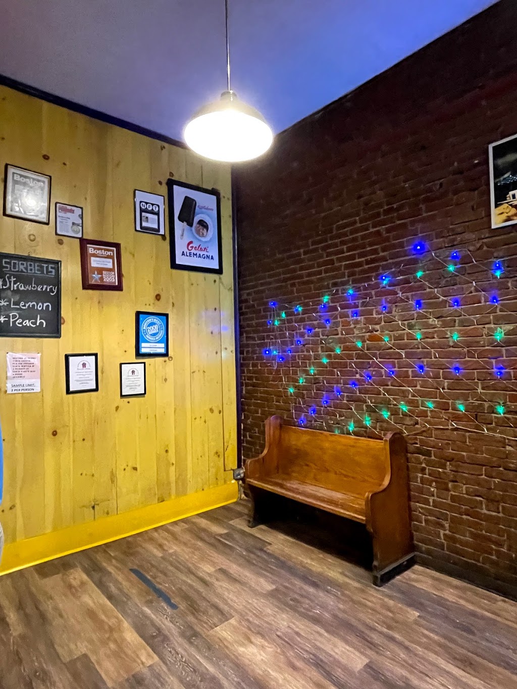 Christinas Homemade Ice Cream | restaurant | 1255 Cambridge St, Cambridge, MA 02139, USA | 6174927021 OR +1 617-492-7021