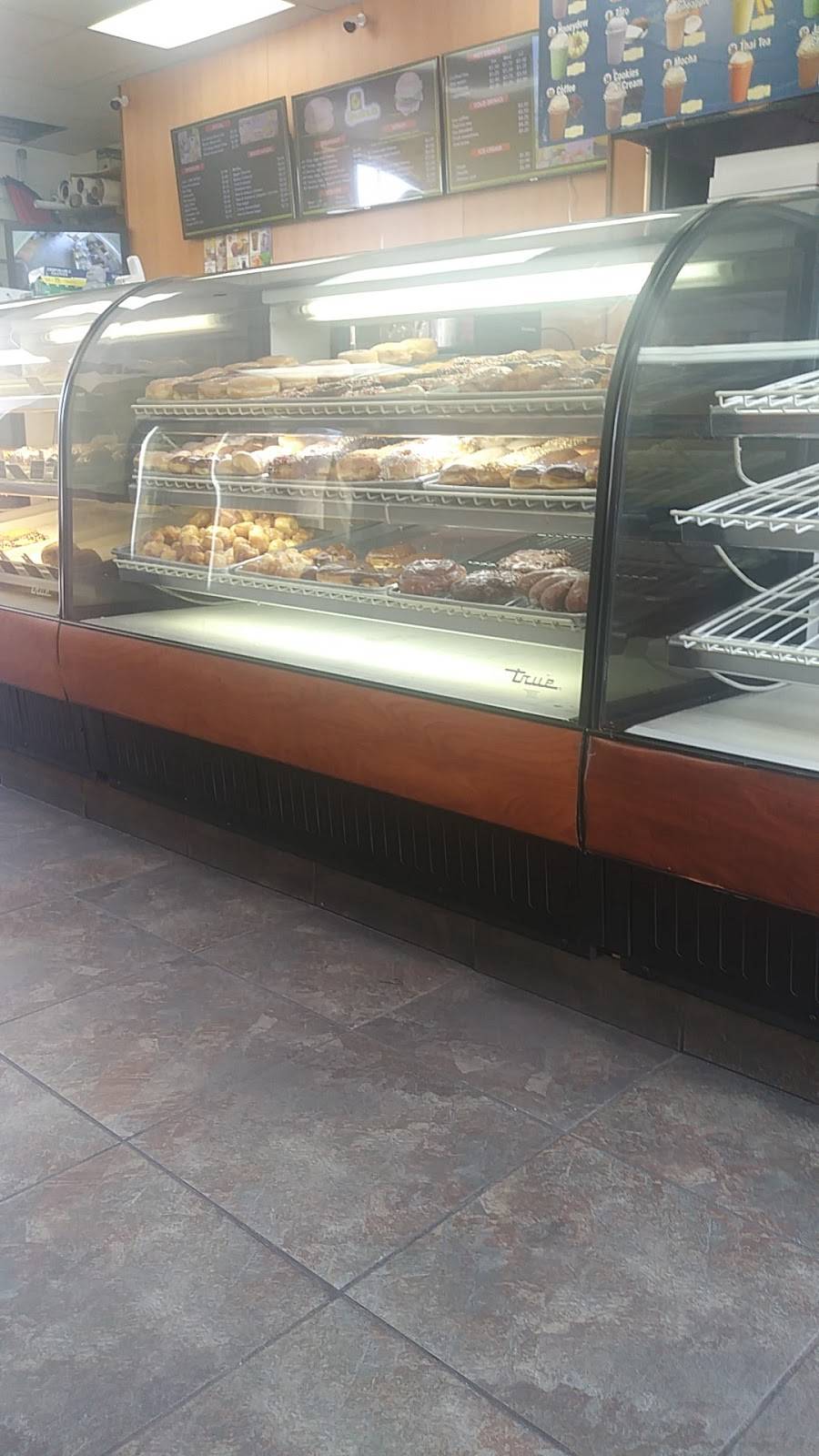 Spudnuts Donuts | bakery | 430 W Wooley Rd, Oxnard, CA 93030, USA | 8053853260 OR +1 805-385-3260