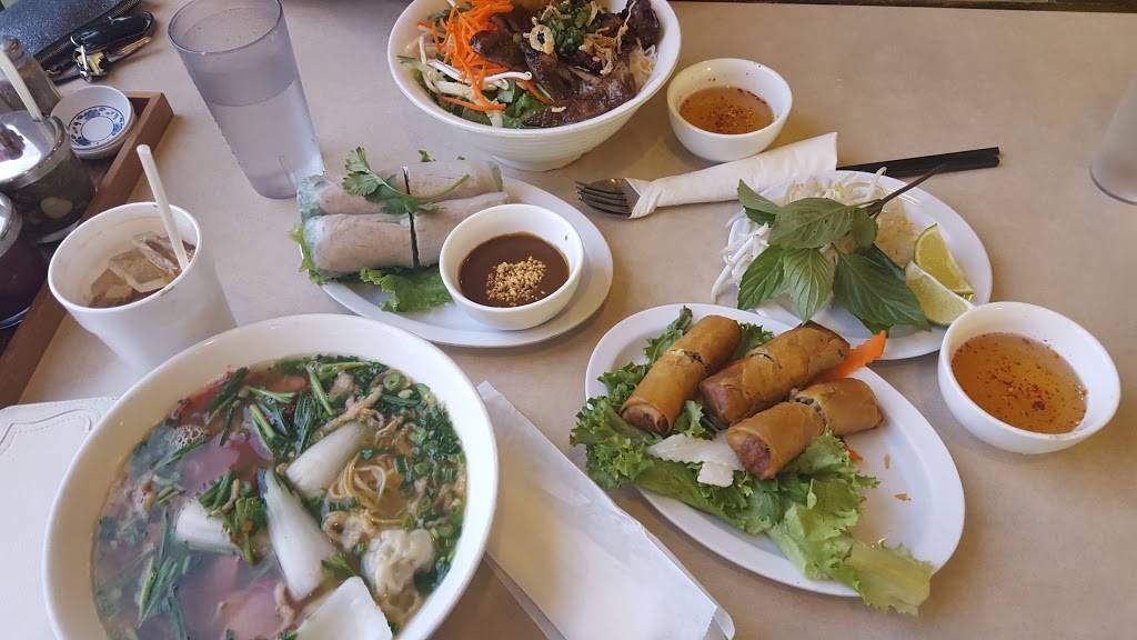 Pho Le | restaurant | 8785 Center Pkwy, Sacramento, CA 95823, USA | 9166887799 OR +1 916-688-7799