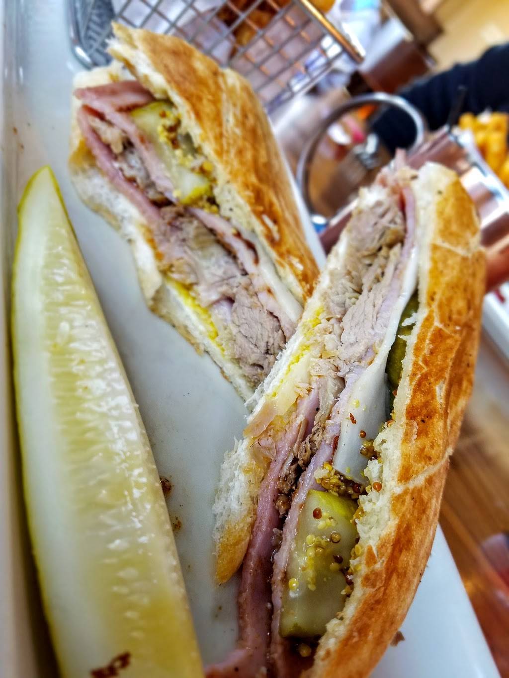 Palmyra Pub and Eatery | restaurant | 628 Palmyra Rd, Dixon, IL 61021, USA | 8152886300 OR +1 815-288-6300