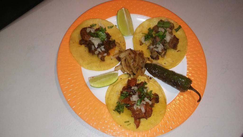 Tacos El Chuy | restaurant | 3012 White Oak Dr, Houston, TX 77007, USA | 8328908561 OR +1 832-890-8561