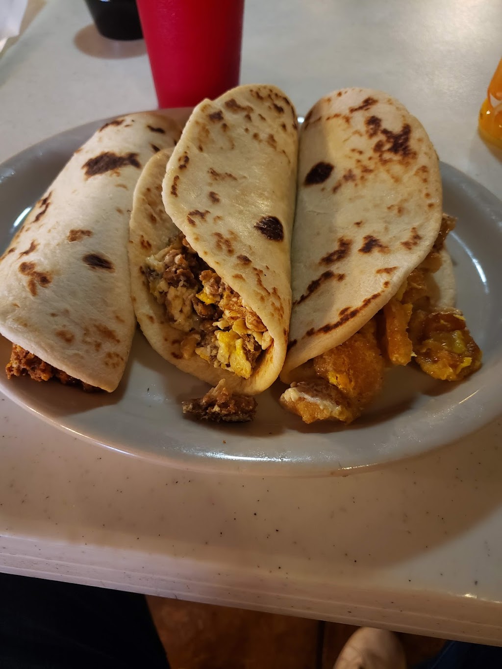 Desis Restaurant | restaurant | 142 School House St, Batesville, TX 78829, USA | 8303764403 OR +1 830-376-4403