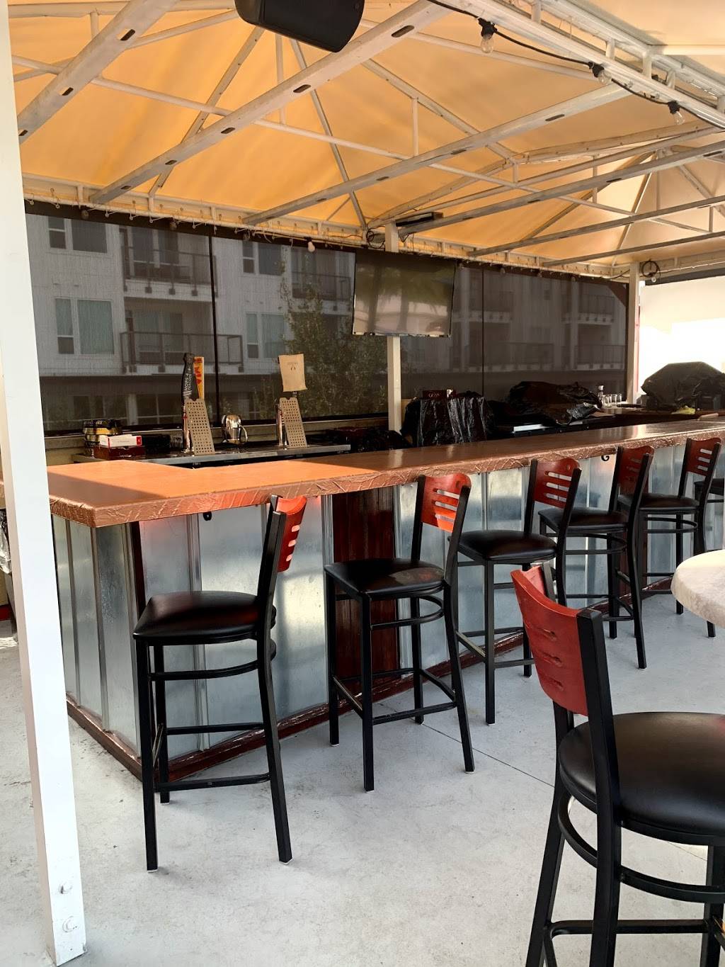 Smoke & Donuts | restaurant | 1618 N Mills Ave, Orlando, FL 32803, USA | 4074408560 OR +1 407-440-8560