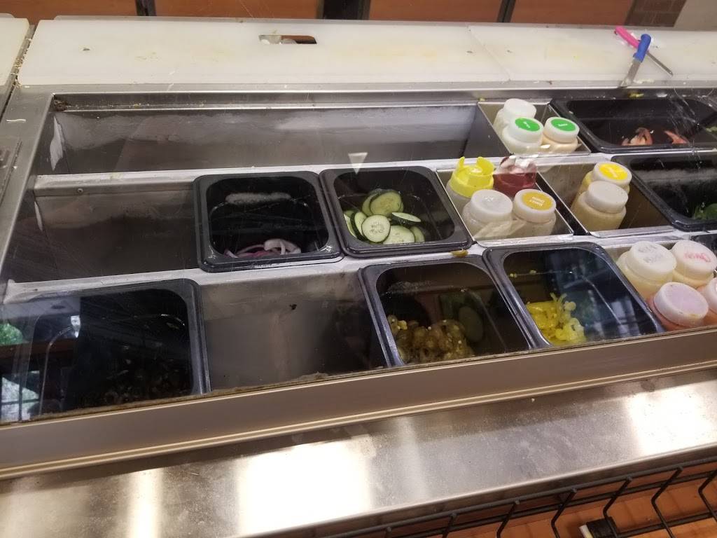 Subway Restaurants | restaurant | 4233 McCullough Ave, San Antonio, TX 78212, USA | 2108266215 OR +1 210-826-6215