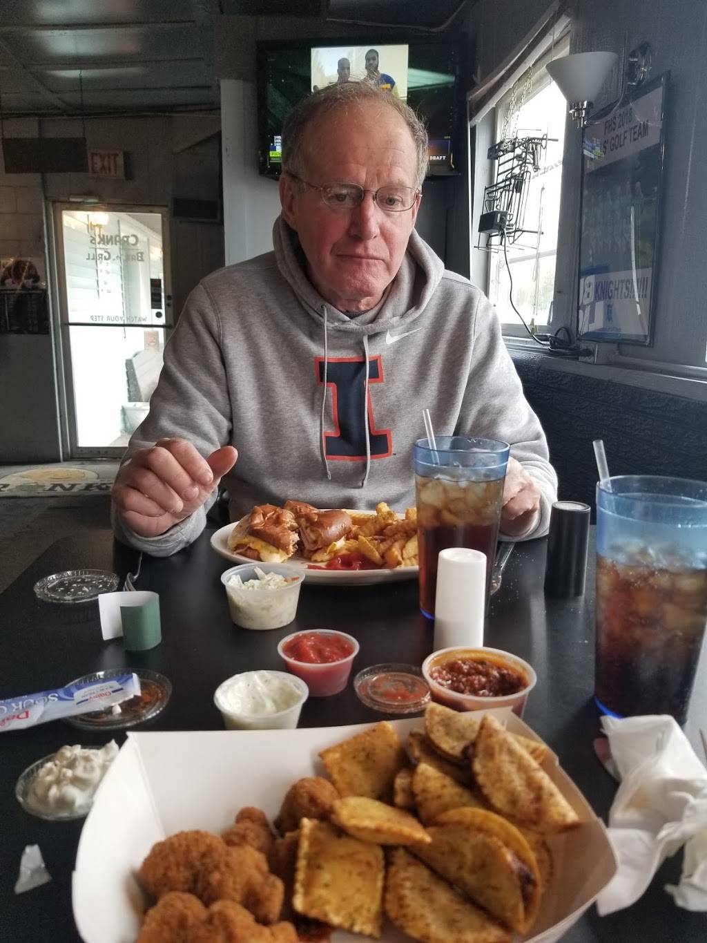 Cranks Bar & Grill | restaurant | 102 S Chestnut St, Minonk, IL 61760, USA | 3094322643 OR +1 309-432-2643