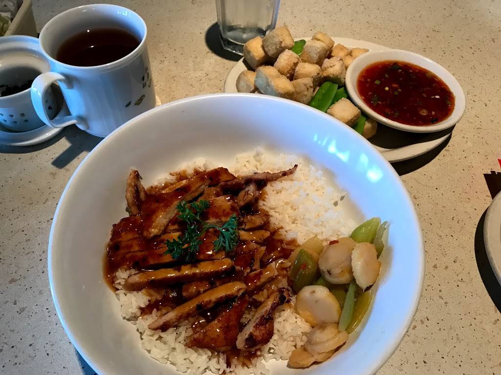 Blue Koi | restaurant | 10581 Mission Rd, Leawood, KS 66206, USA | 9133833330 OR +1 913-383-3330