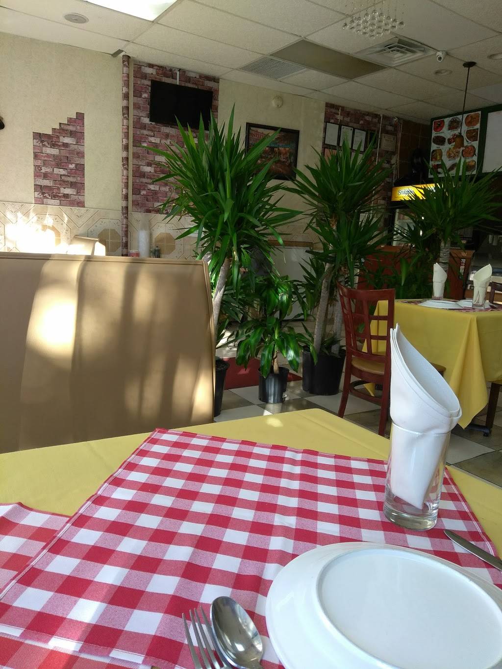 Hungry Bird | restaurant | 980 Morris Ave, Bronx, NY 10456, USA | 9178014900 OR +1 917-801-4900