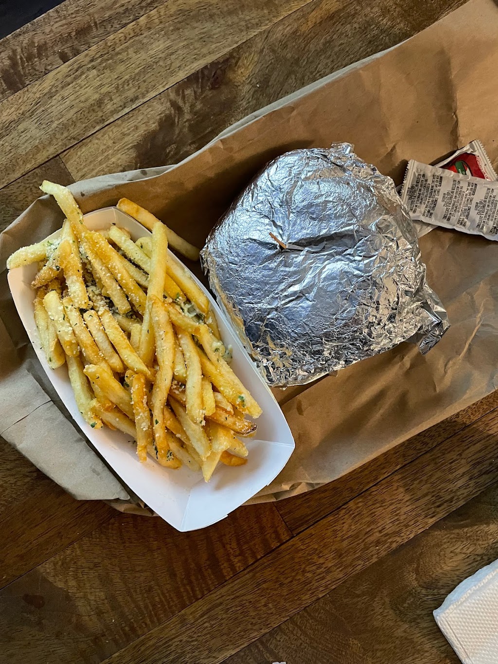 747 burgers | restaurant | 601 W Live Oak St, Austin, TX 78704, USA | 7372887204 OR +1 737-288-7204