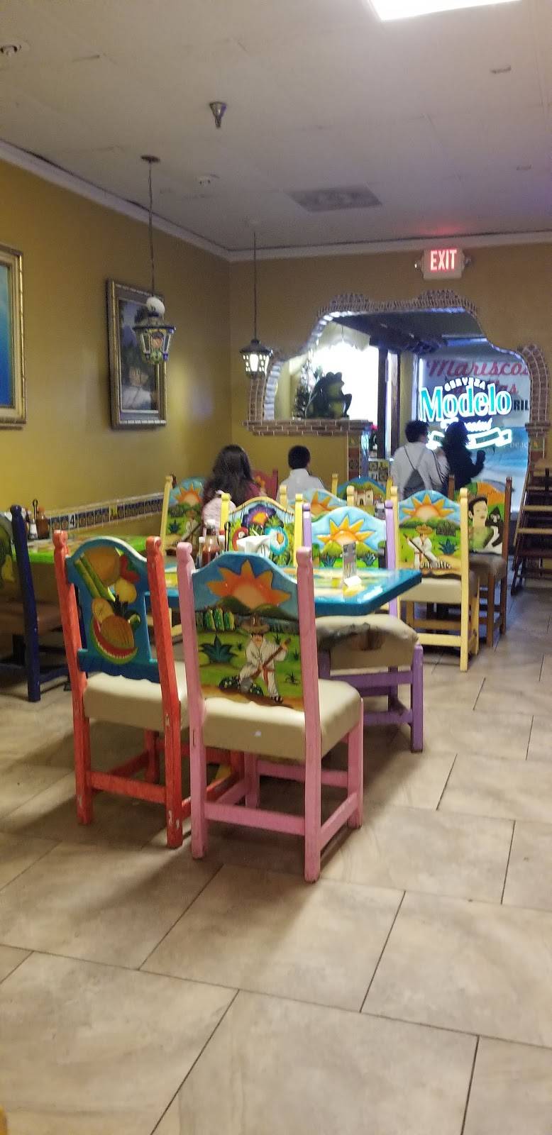 Mariscos San Blas | restaurant | 43 Georgesville Rd, Columbus, OH 43228, USA | 6148523444 OR +1 614-852-3444