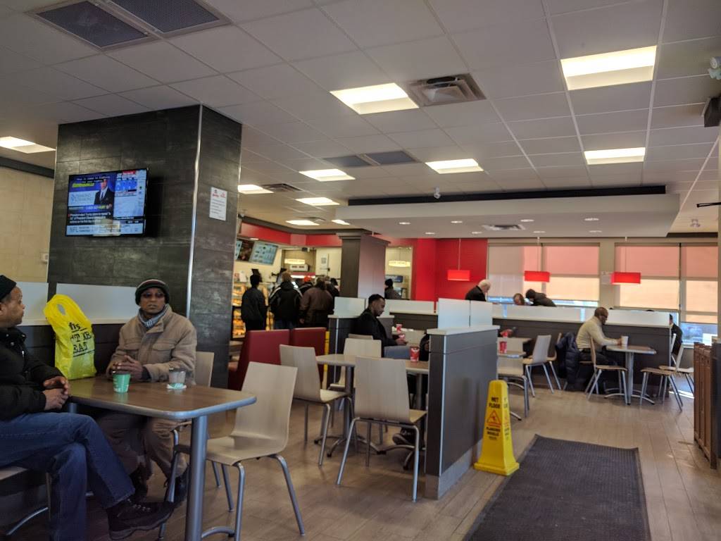 Wendys | restaurant | 2013 D Lawrence Ave W, Toronto, ON M9N 0A3, Canada | 4162351462 OR +1 416-235-1462
