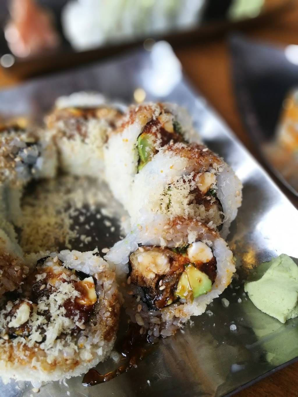 Coast Sushi Bar | restaurant | 2045 N Damen Ave, Chicago, IL 60647, USA | 7732355775 OR +1 773-235-5775
