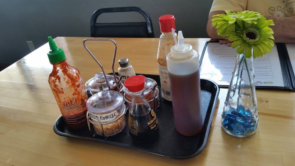 Thai Cuisine & Tavern | restaurant | 50 Maritime Dr, Manitowoc, WI 54220, USA | 9207695037 OR +1 920-769-5037