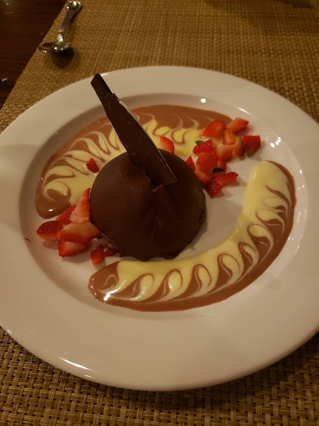 Ledges Restaurant at The White Mountain Hotel | restaurant | 87 Fairway Dr, North Conway, NH 03860, USA | 6033567100 OR +1 603-356-7100