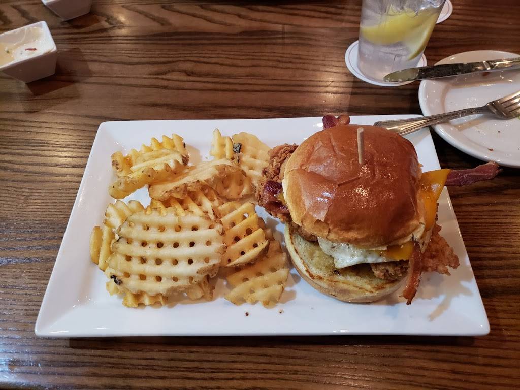 Champps | restaurant | 49 W Maryland St, Indianapolis, IN 46204, USA | 3179510033 OR +1 317-951-0033