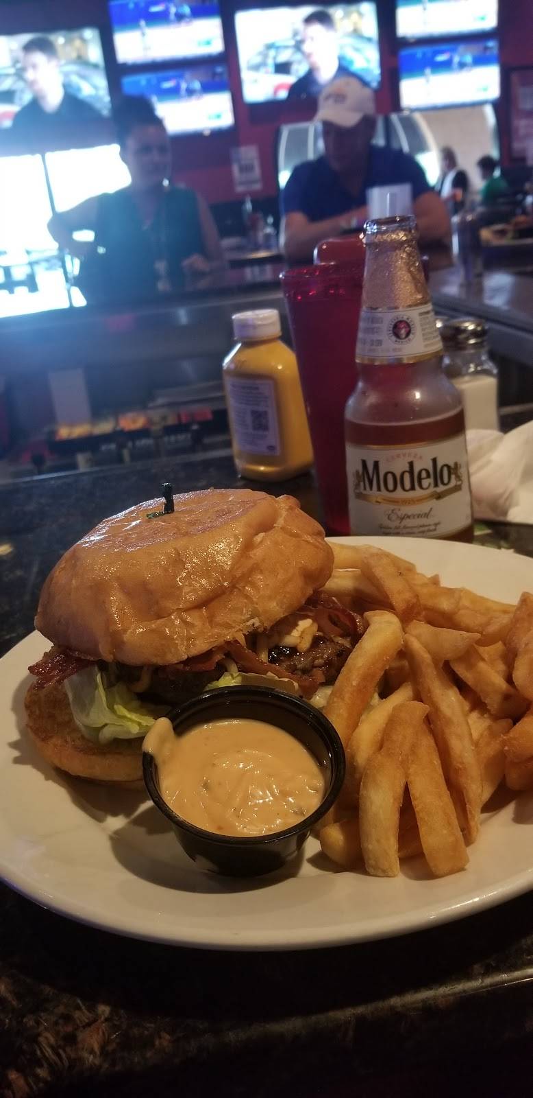 JCs Sports Bar | restaurant | 251 Burnsville Pkwy, Burnsville, MN 55337, USA | 9528086861 OR +1 952-808-6861