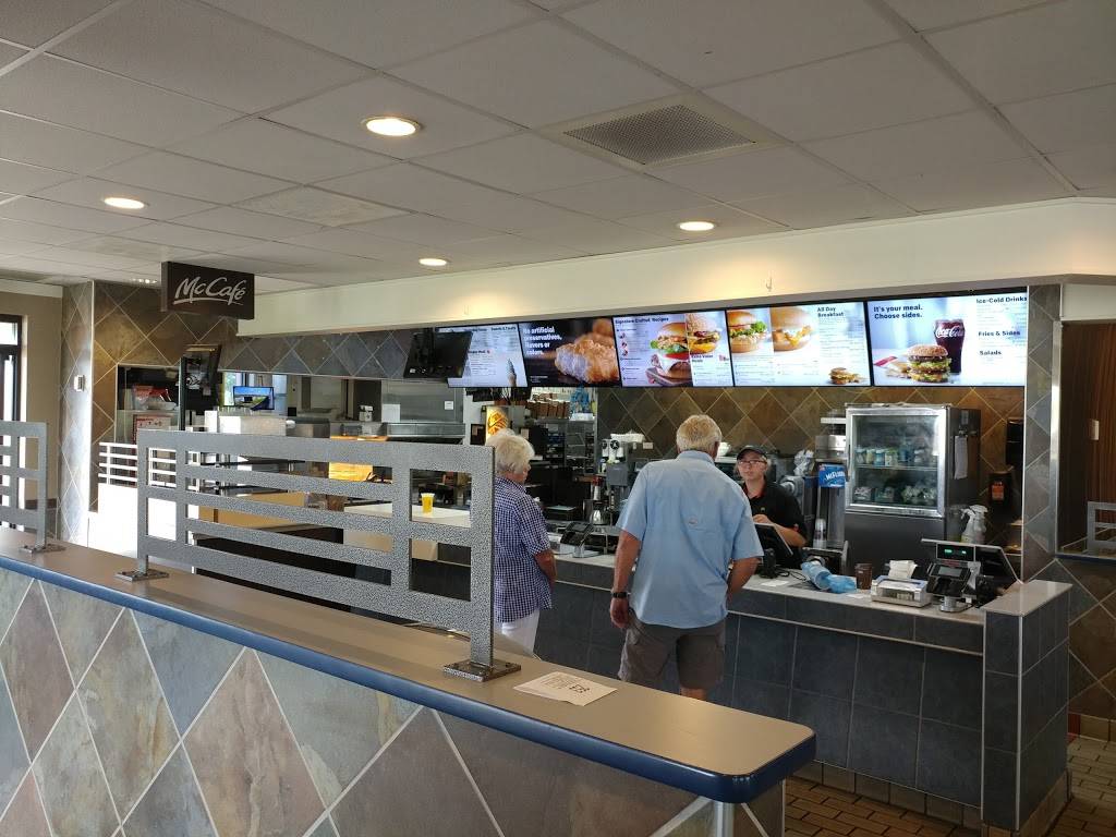 McDonalds | cafe | 981 W North St, DeForest, WI 53532, USA | 6088462373 OR +1 608-846-2373