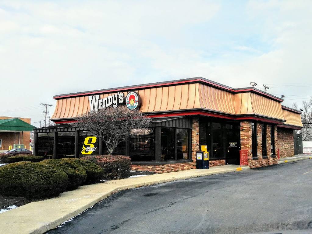Wendys | restaurant | 1326 W Michigan St, Sidney, OH 45365, USA | 9374925696 OR +1 937-492-5696