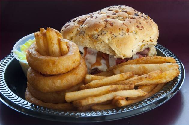 New England Roast Beef Inc | restaurant | 33 Park Ave, Worcester, MA 01605, USA | 5087561991 OR +1 508-756-1991