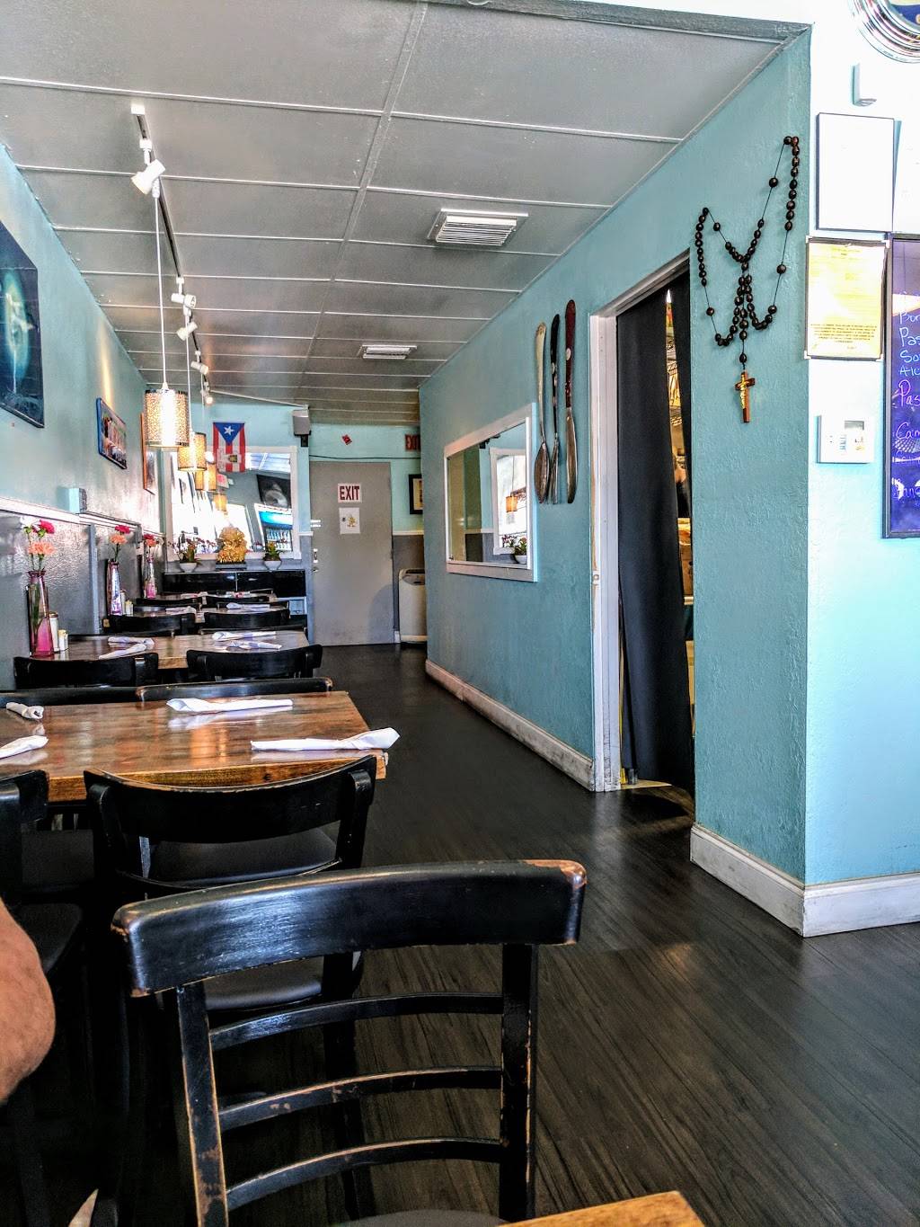 La Empanada Loca | restaurant | 4820 N Dixie Hwy, Oakland Park, FL 33334, USA | 7542006151 OR +1 754-200-6151