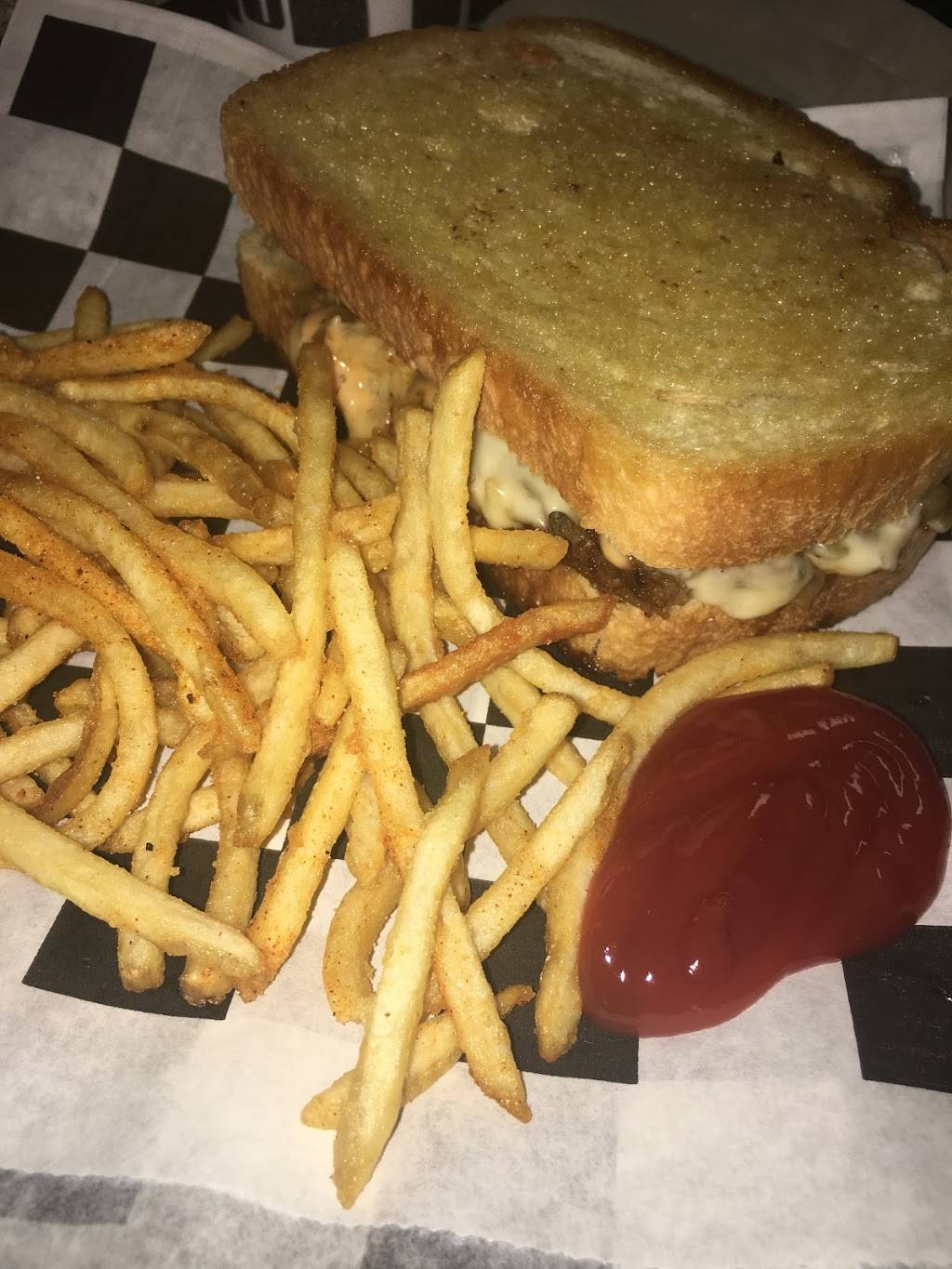 Snowensville Diner | restaurant | 206 S 1st St, Owensville, MO 65066, USA | 5734377669 OR +1 573-437-7669