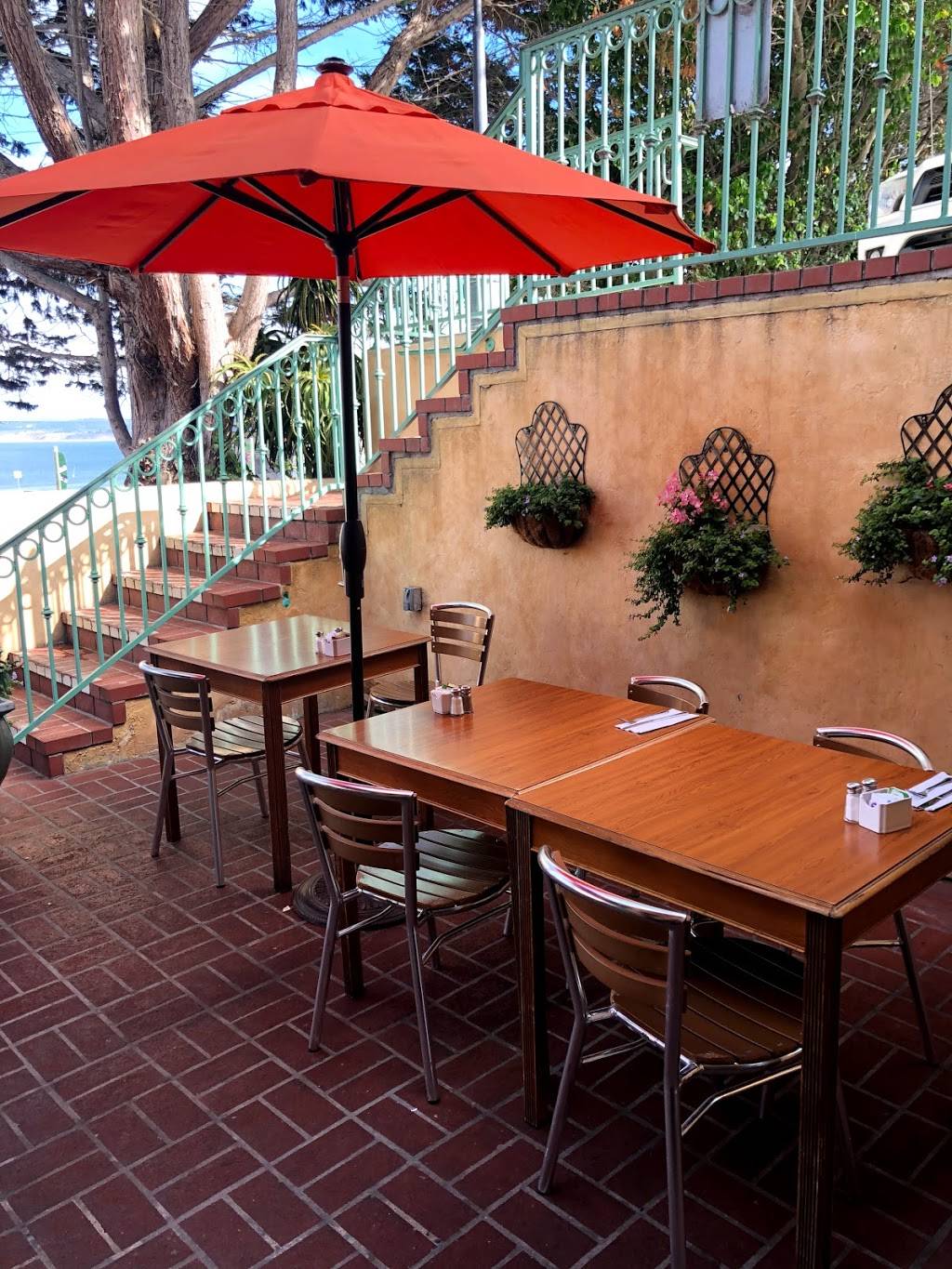 Wave Street Cafe | restaurant | 550 Wave St, Monterey, CA 93940, USA | 8317188171 OR +1 831-718-8171