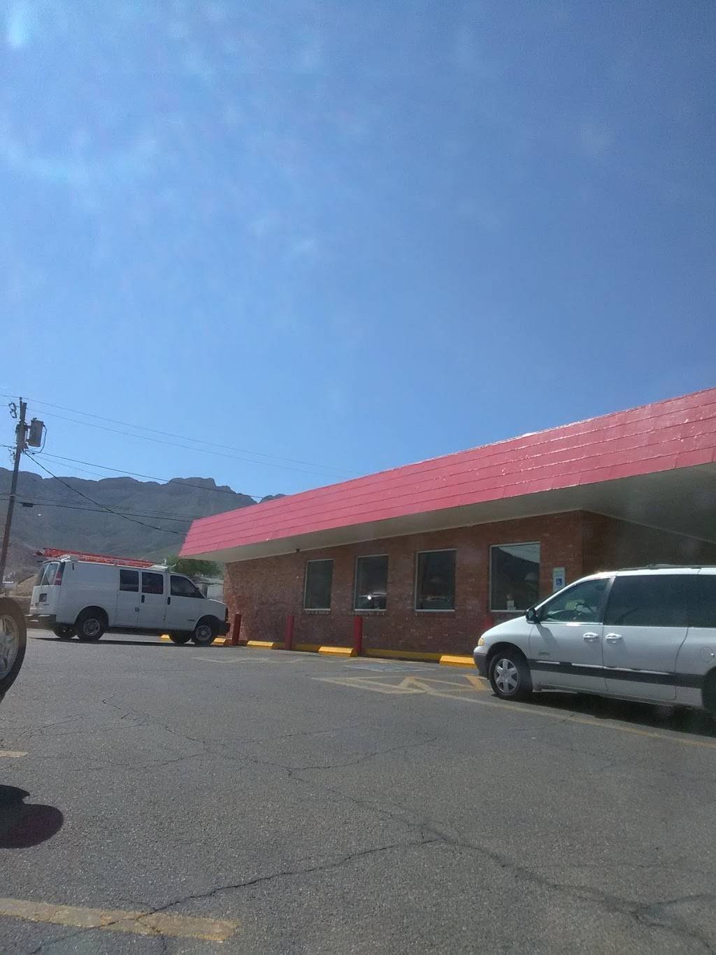 Dairy Queen | restaurant | 4001 N Piedras St, El Paso, TX 79930, USA | 9155650261 OR +1 915-565-0261