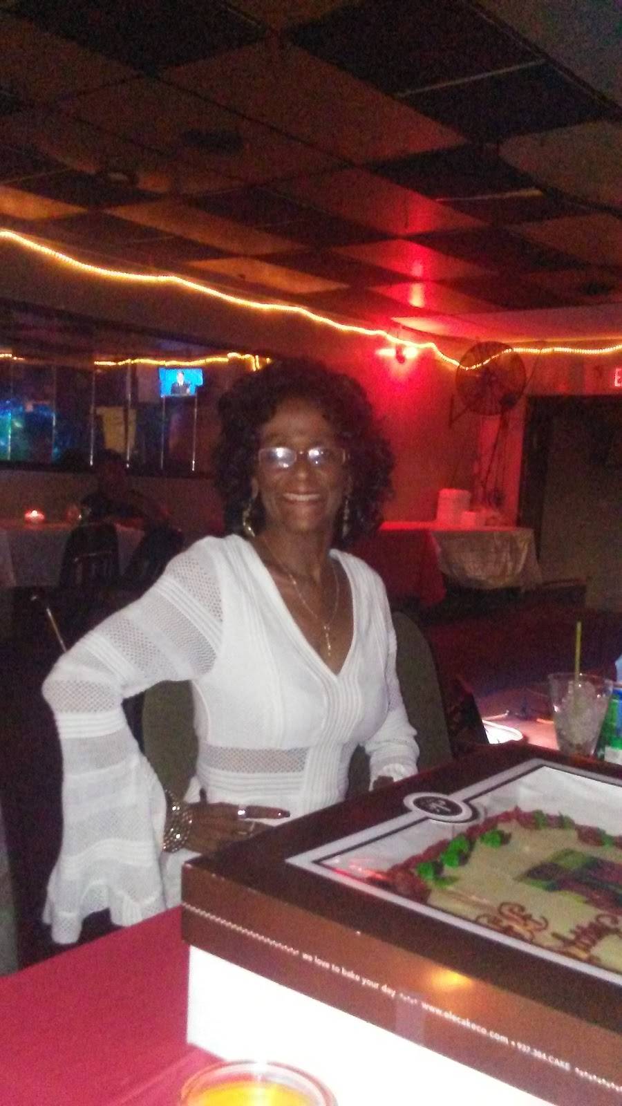 K-9 Club | restaurant | 5100 Germantown Pike, Dayton, OH 45417, USA | 9372631433 OR +1 937-263-1433