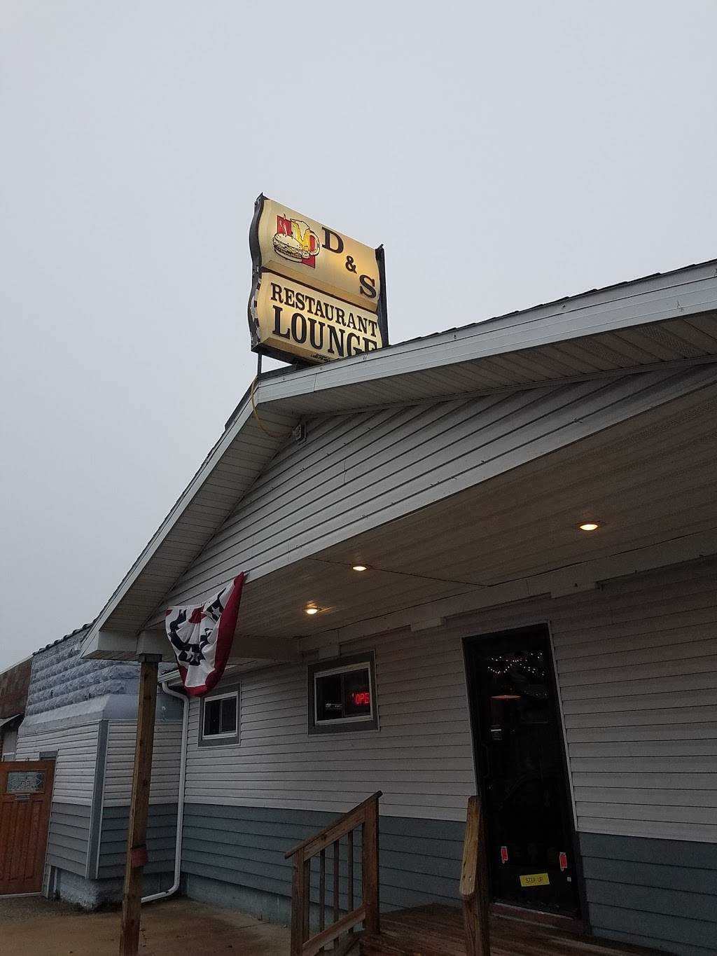 D & S Lounge & Restaurant | restaurant | 4458 S Pittsford Rd, Pittsford, MI 49271, USA | 5175233146 OR +1 517-523-3146