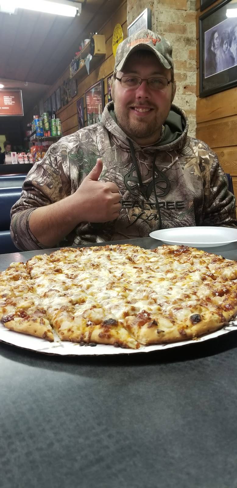 Saucy Jacks | restaurant | 139 Main St, Camden, OH 45311, USA | 9377873024 OR +1 937-787-3024