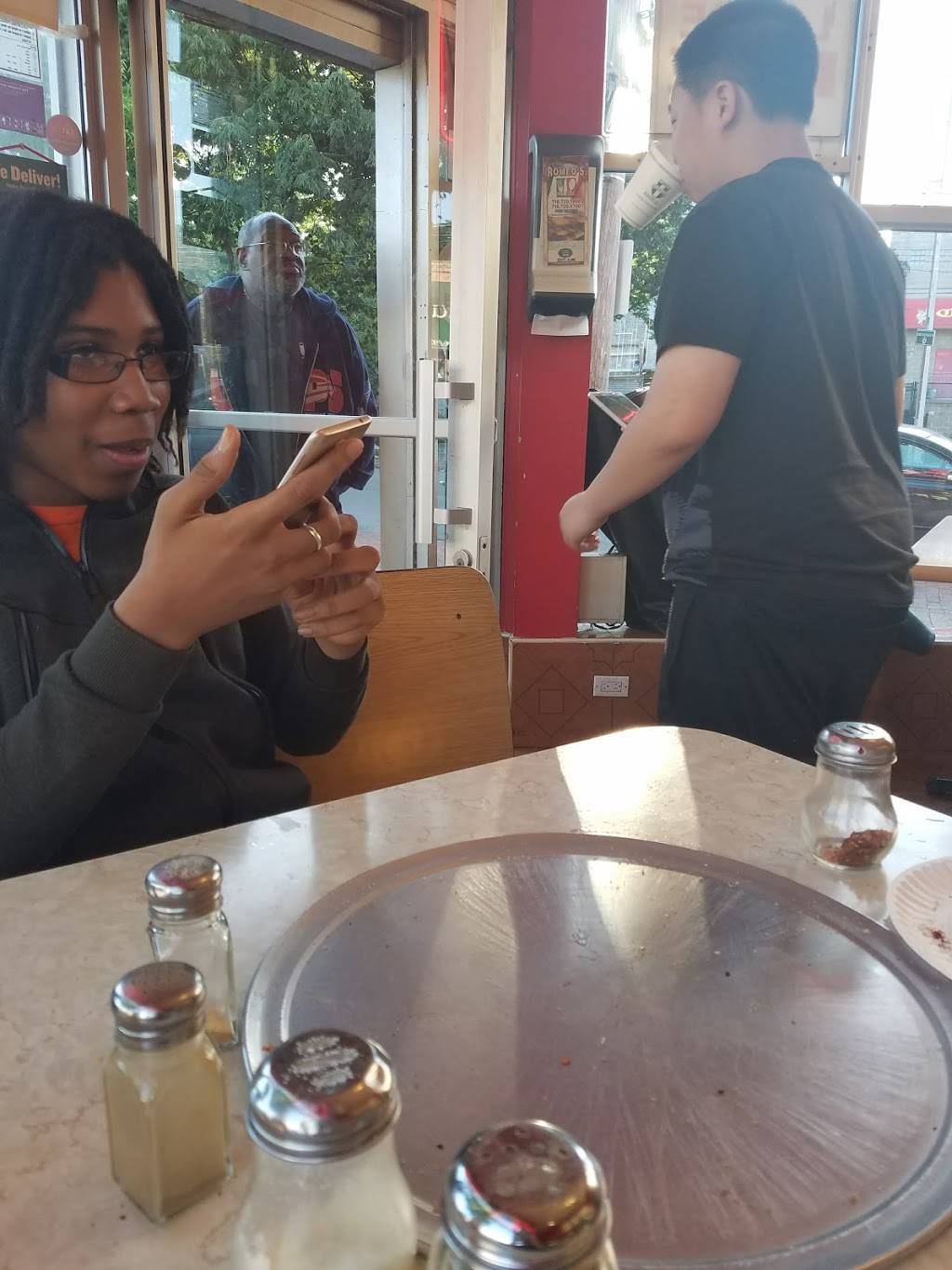 Romeos Pizza | restaurant | 117 Broad St, Staten Island, NY 10304, USA | 7187201900 OR +1 718-720-1900