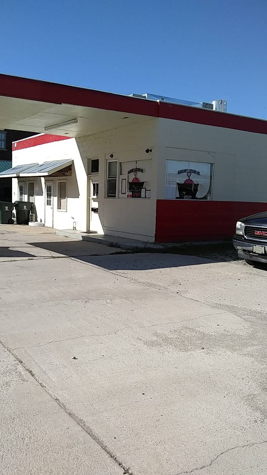 Madelines Kitchen Inc. | restaurant | 200 Washington Ave, Weldon, NC 27890, USA | 2526788700 OR +1 252-678-8700
