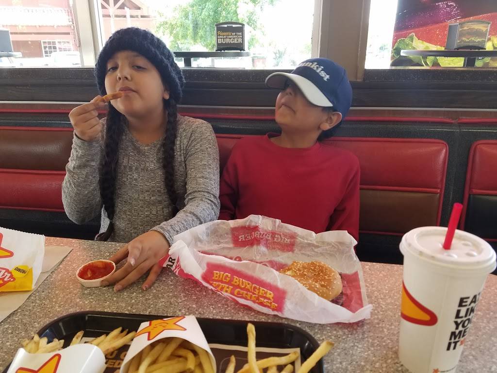 Carls Jr. / Green Burrito | restaurant | 2022 Riverside Ave, Rialto, CA 92377, USA | 9098734766 OR +1 909-873-4766