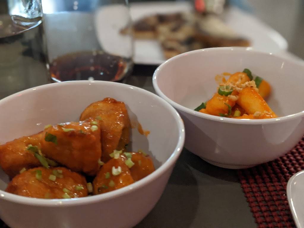 Sweet Chili: Cuisine - Thai, Vietnamese, Asian, Southeast Asian | restaurant | 1045 Flushing Ave, Brooklyn, NY 11237, USA | 3476697385 OR +1 347-669-7385