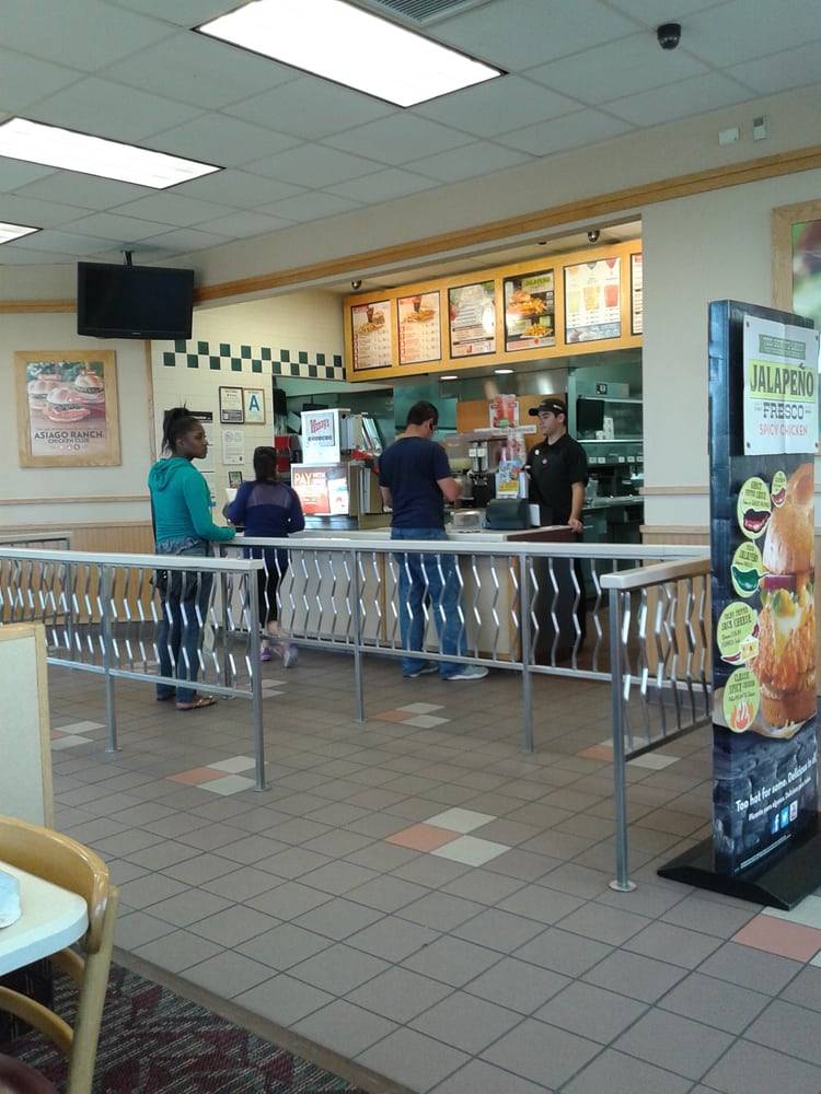 Wendys | restaurant | 18507 Devonshire St, Northridge, CA 91324, USA | 8183664561 OR +1 818-366-4561