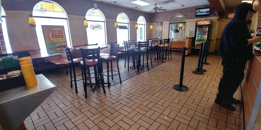 Subway | meal takeaway | 1020 28th Ave, Greeley, CO 80634, USA | 9703529495 OR +1 970-352-9495