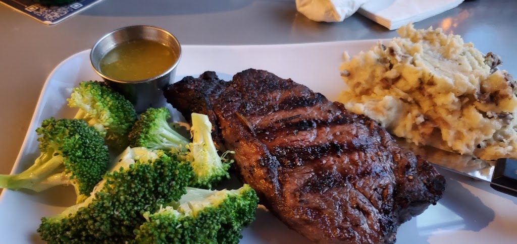 Cove 1606 Bar & Grille | restaurant | 1608 Acushnet Ave, New Bedford, MA 02746, USA | 7742066717 OR +1 774-206-6717