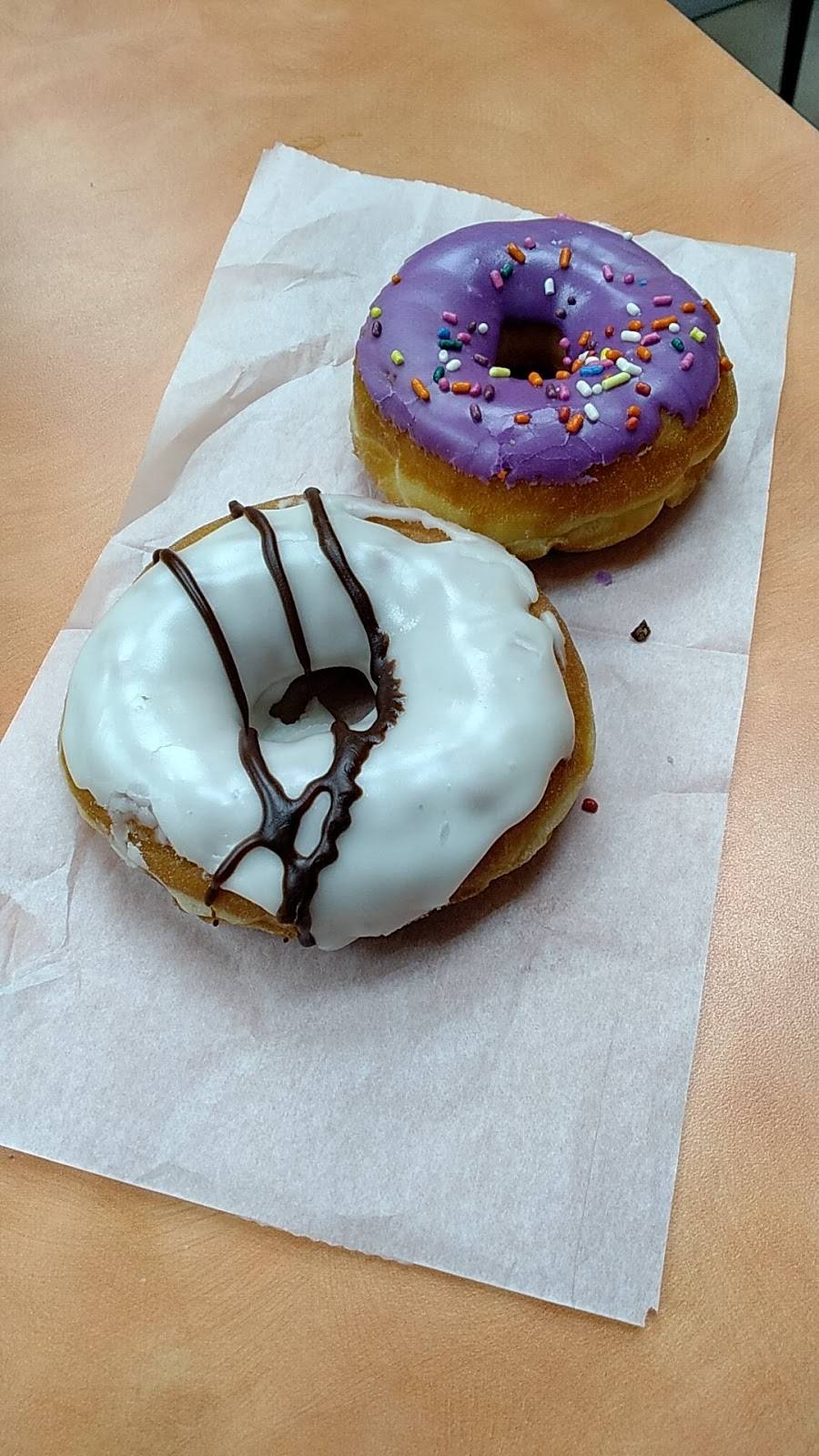 Dunkin | cafe | 9490 Blue Grass Rd, Philadelphia, PA 19114, USA | 2156719117 OR +1 215-671-9117