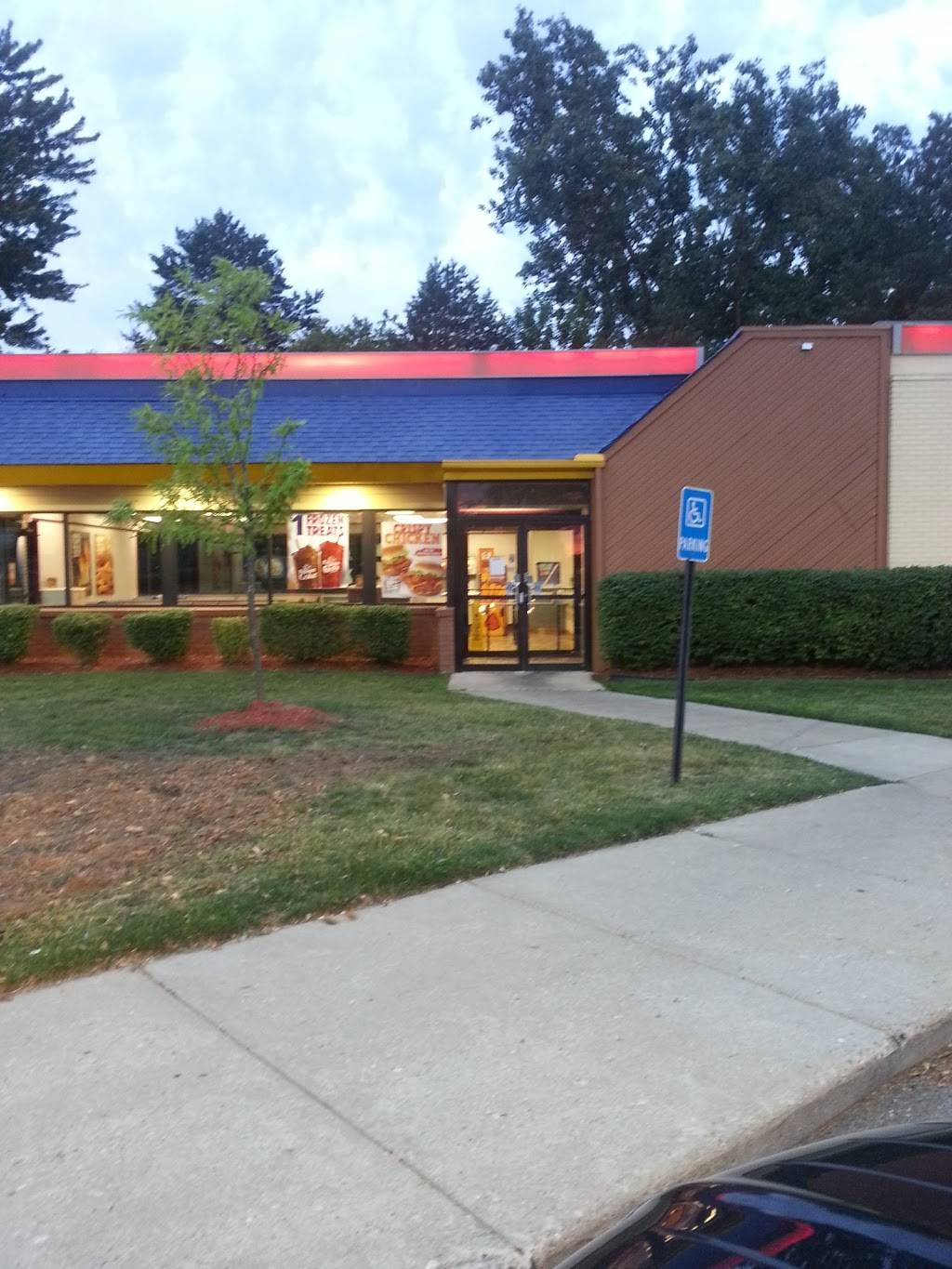 Burger King | restaurant | 39601 Grand River Ave, Novi, MI 48375, USA | 2484730070 OR +1 248-473-0070