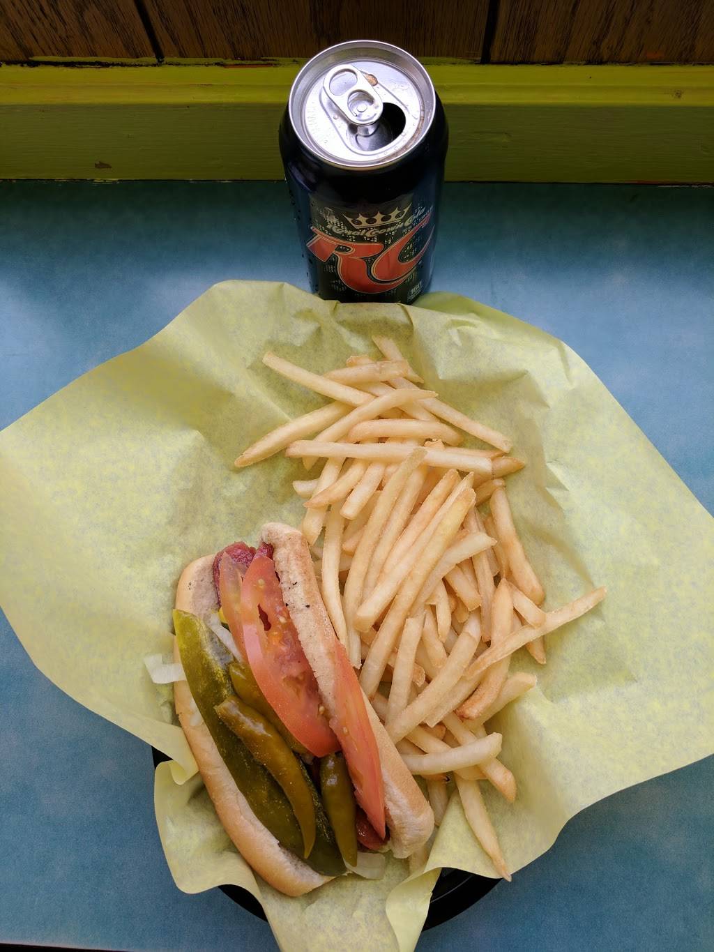 Budackis Drive In | restaurant | 4739 N Damen Ave, Chicago, IL 60625, USA | 7735611322 OR +1 773-561-1322