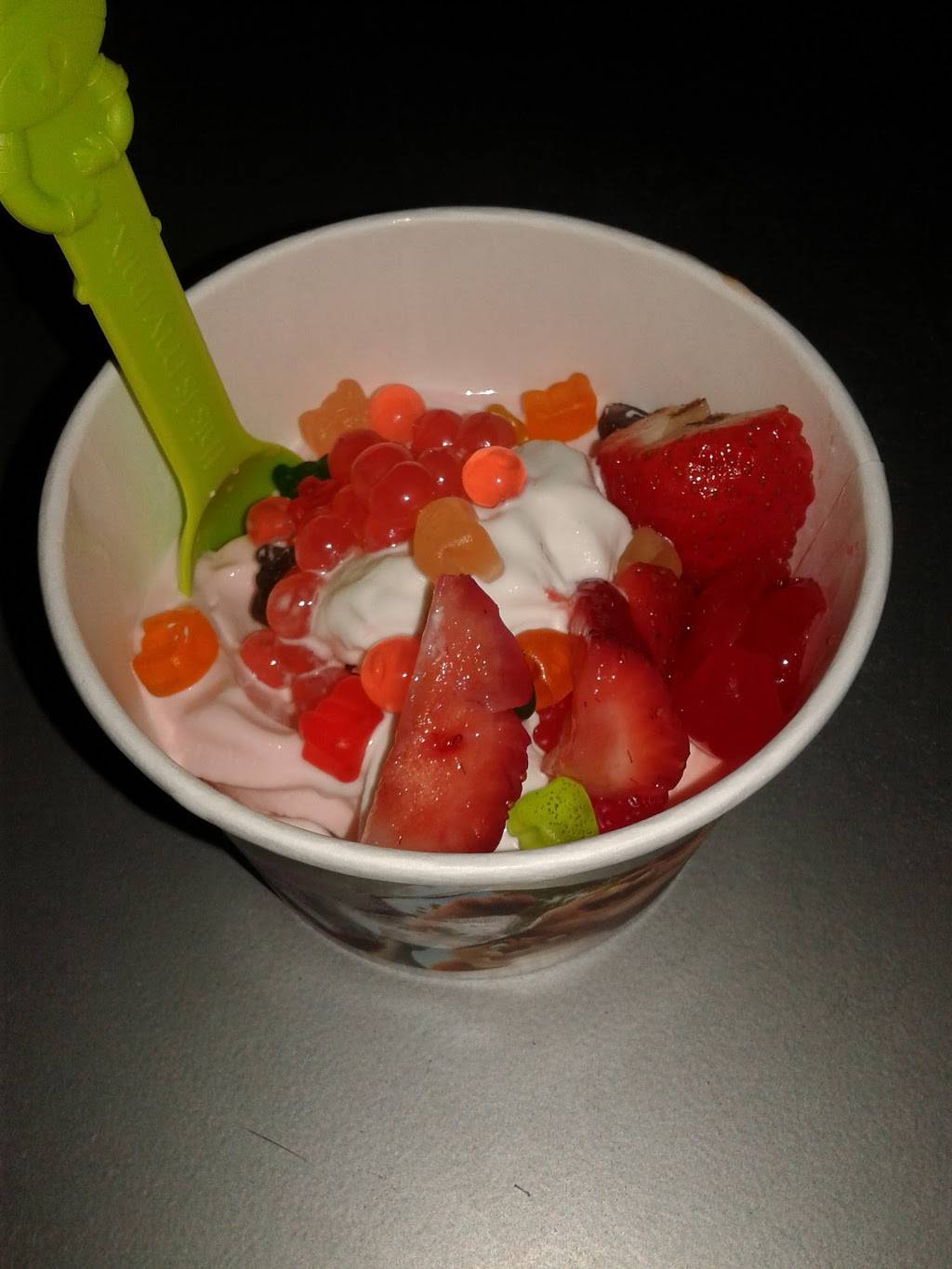 Menchies Frozen Yogurt | bakery | 1830 NE Pine Island Rd Ste 140, Cape Coral, FL 33909, USA | 2395739951 OR +1 239-573-9951