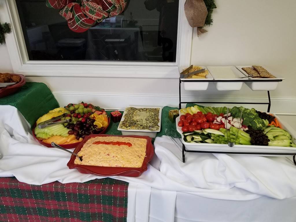 Carryout By Chrislyn | meal takeaway | 128 E 2nd St, Washington, NC 27889, USA | 2523409475 OR +1 252-340-9475