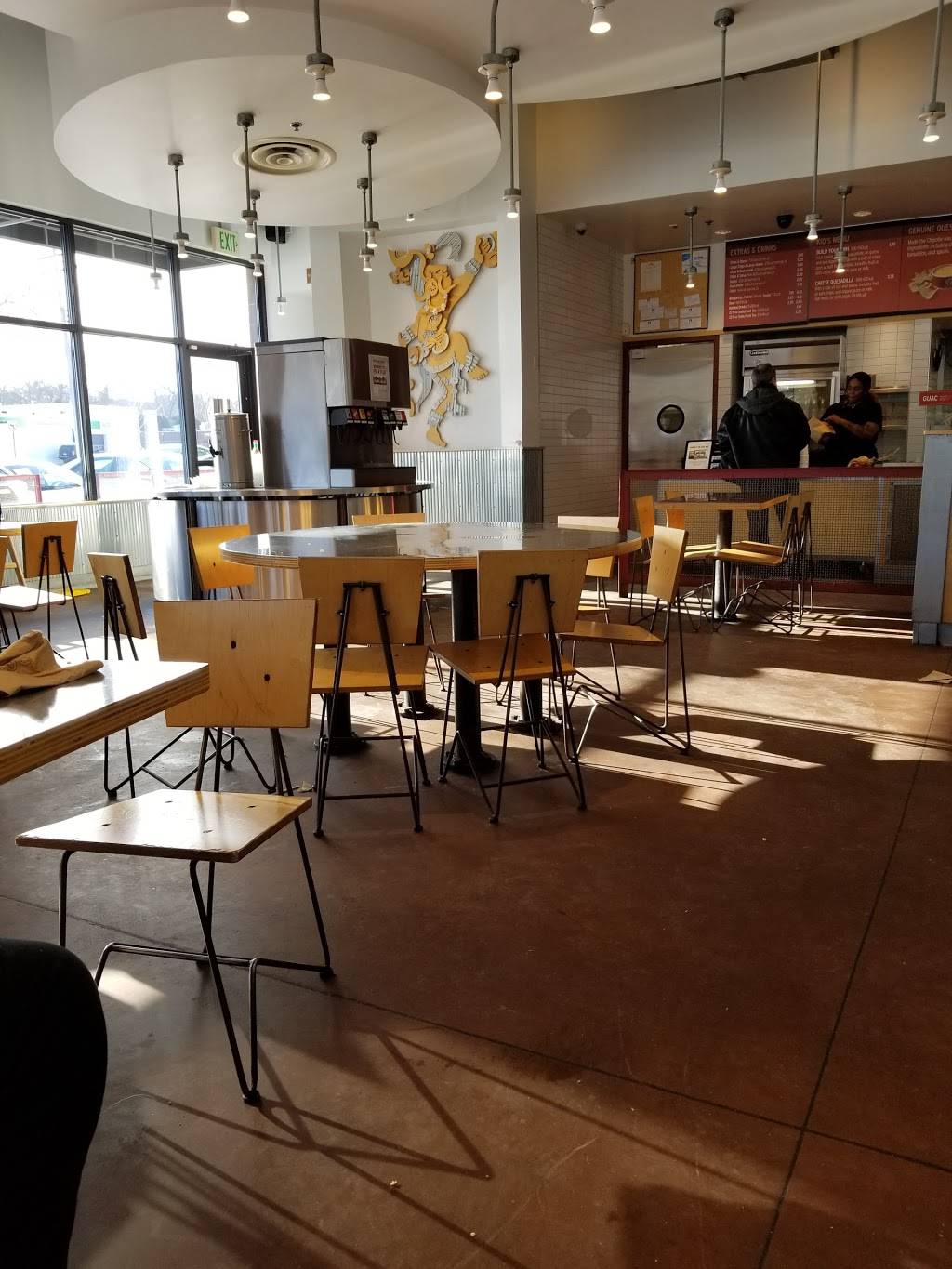 Chipotle Mexican Grill | restaurant | 2303 White Bear Ave, N Ste H, Maplewood, MN 55109, USA | 6517772155 OR +1 651-777-2155