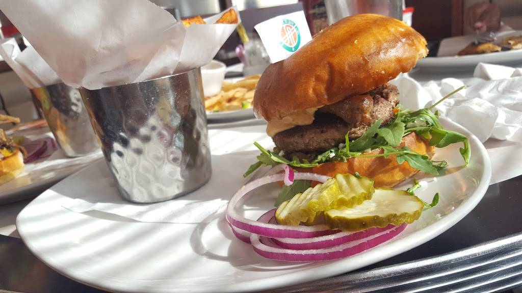 Silver Diner- Greenbelt | restaurant | 6040 Greenbelt Rd, Greenbelt, MD 20770, USA | 3012200028 OR +1 301-220-0028