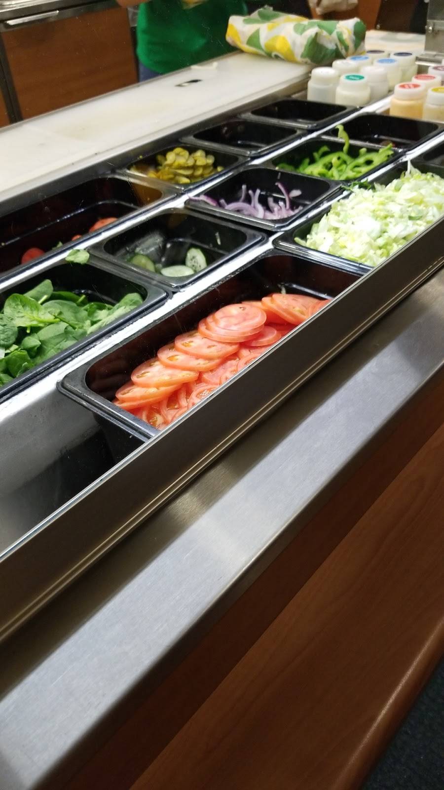 Subway | restaurant | 3602 - 3604 Post Rd, Warwick, RI 02886, USA | 4019215505 OR +1 401-921-5505